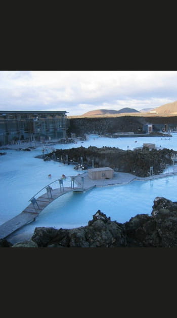 En Islande, voir le Blue lagoon