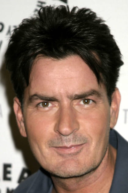 Charlie Sheen trop dangereux pour continuer Mon Oncle Charlie