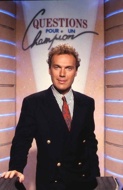 Julien Lepers en blazer : une question de style