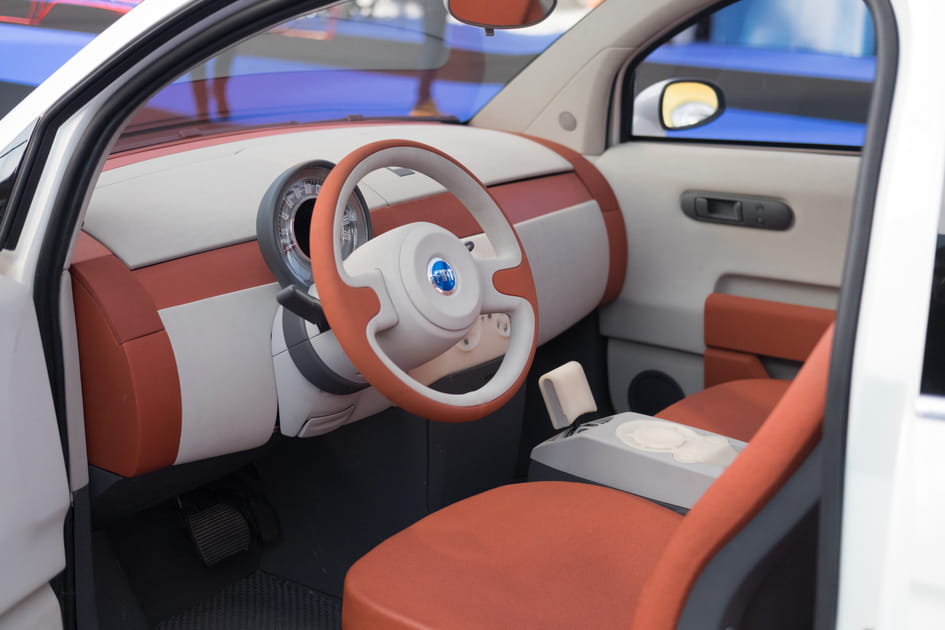 Montez &agrave; bord du concept car Fiat Trepi&ugrave;no