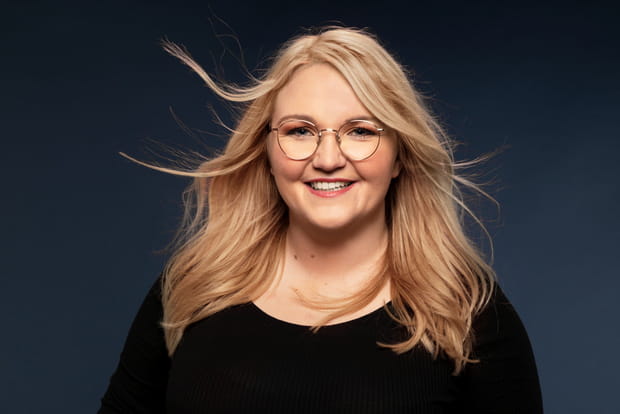 La chanteuse, humoriste et youtubeuse Lola Dubini