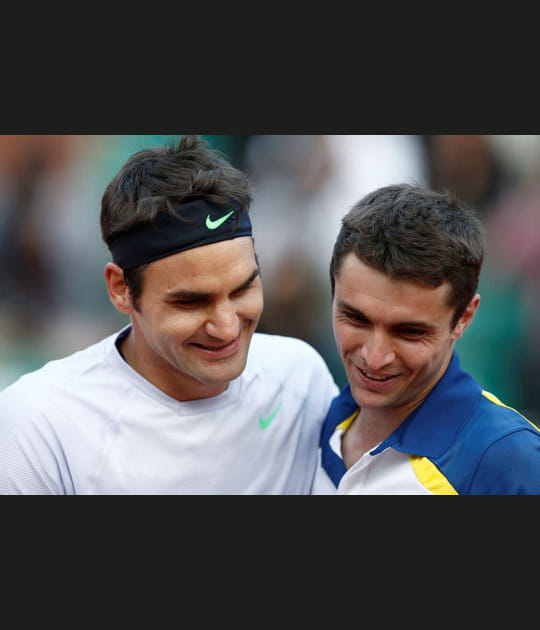 Federer &eacute;limine Simon au bout du suspense