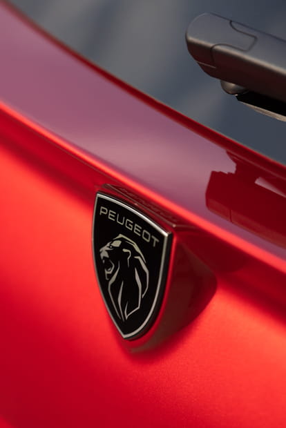 La 308 SW et son nouveau logo