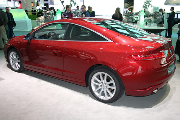 Renault Laguna Coupé : la sportivité ou le luxe ?