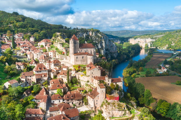 Saint-Cirq-Lapopie, un village médiéval de référence en France