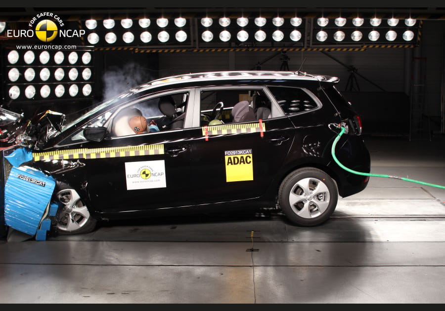 Kia Carens (2013)