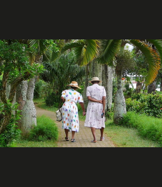 Voyage aux Seychelles en 20&nbsp;photos&nbsp;: Dames cr&eacute;oles en promenade