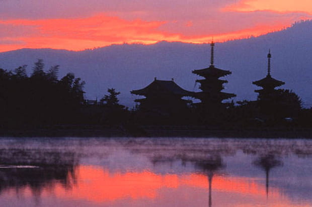 Reflets carmins du temple Nenbutsuji