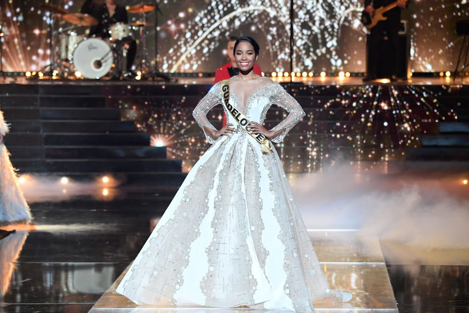 Miss Guadeloupe en robe de soir&eacute;e