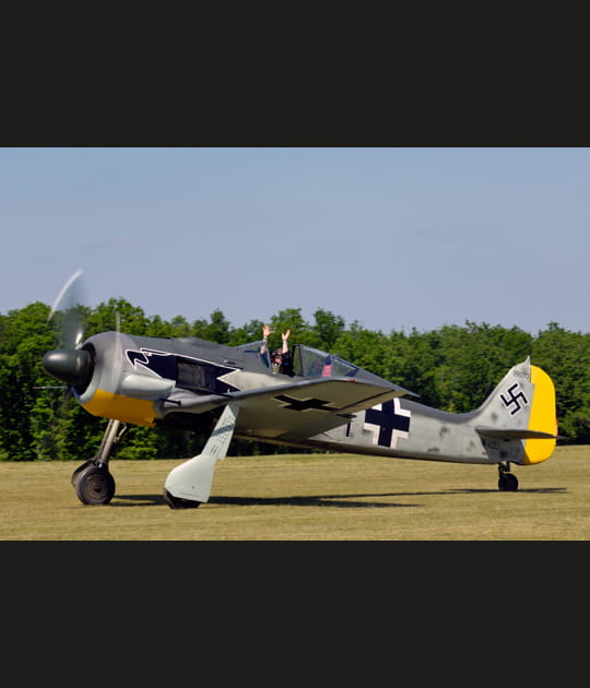 L&eacute;on et son Focke-Wulf ont vol&eacute;