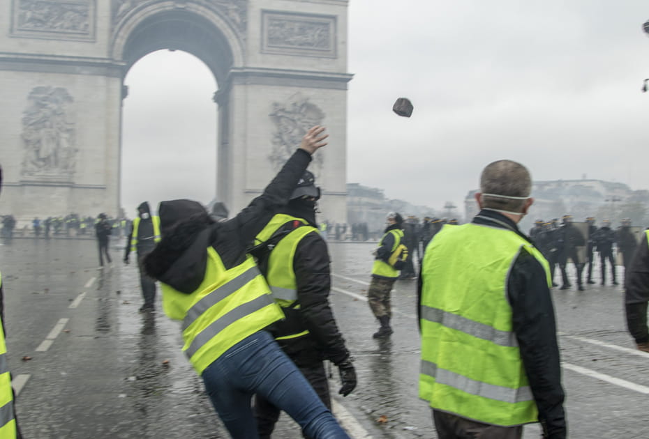 Gilets jaunes&nbsp;: les images choc &agrave; Paris