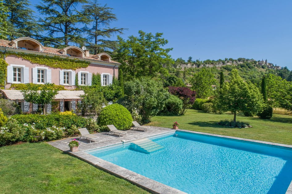 2. Bastide proven&ccedil;ale entre Lub&eacute;ron et Verdon