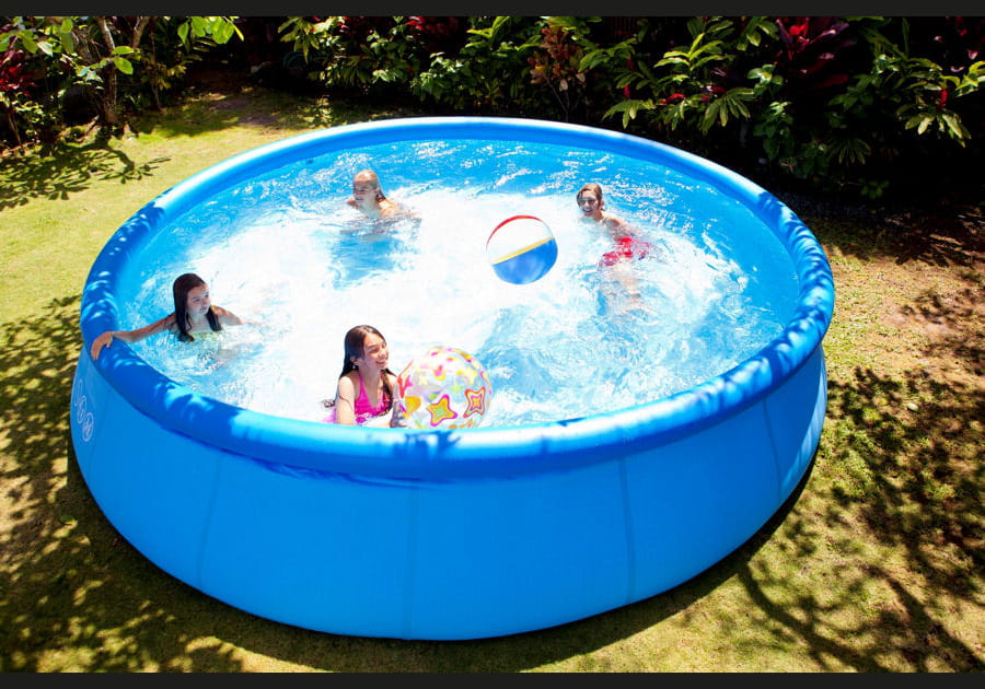 Une piscine autoportante