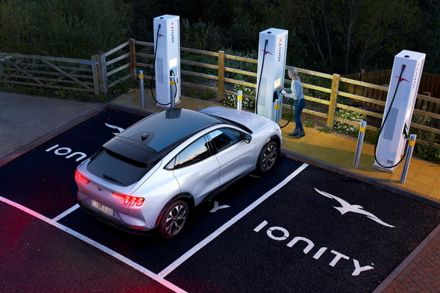 Une recharge puissante et rapide pour la Mustang Mach-E