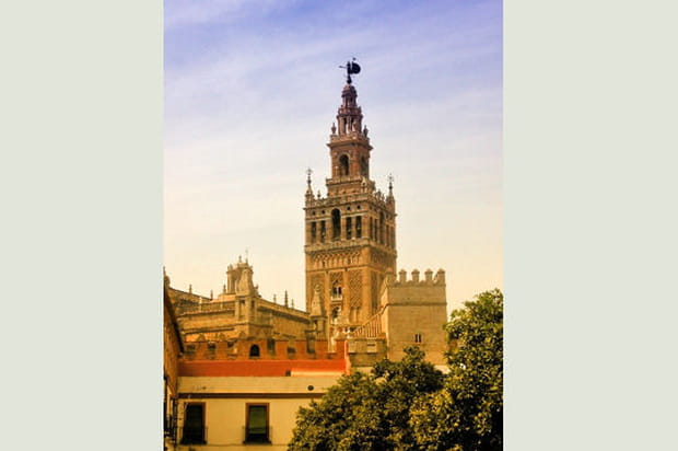La Giralda rouge et ocre