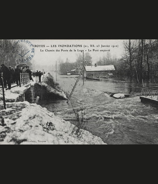 Le pont emport&eacute; &agrave; Troyes