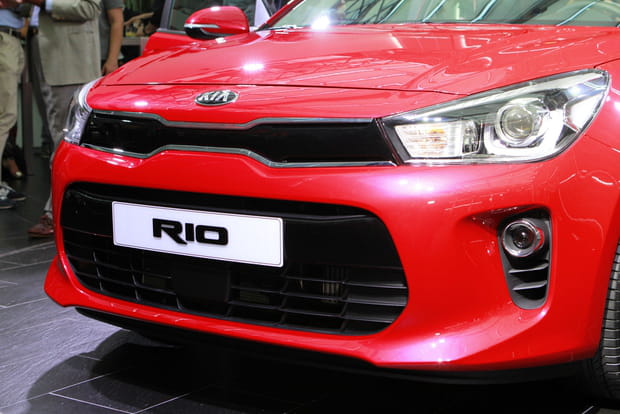 Une calandre plus fine et plus agressive