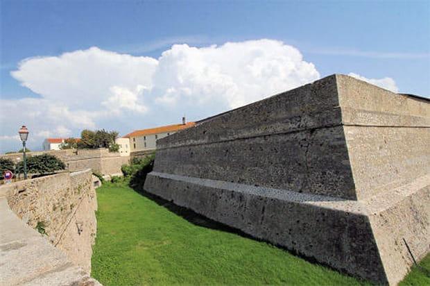 Les remparts de la citadelle