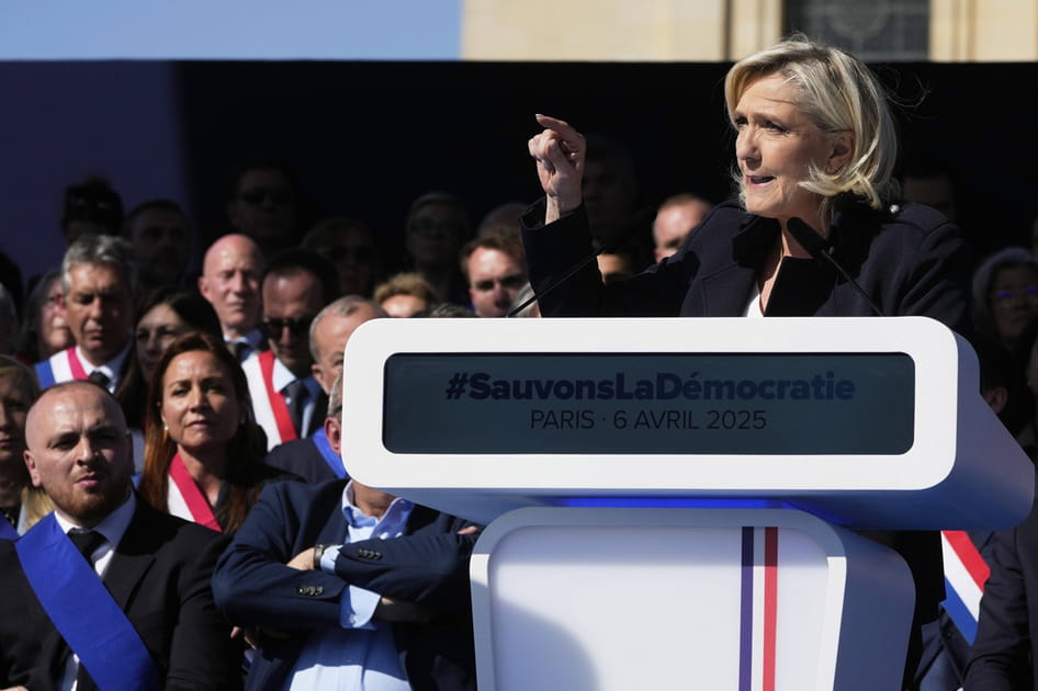 Marine Le Pen a prononc&eacute; un discours tr&egrave;s vindicatif