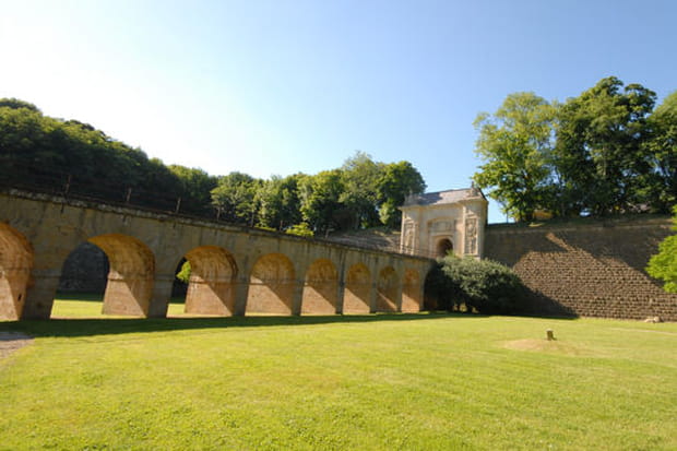 Deux portes d'entrée