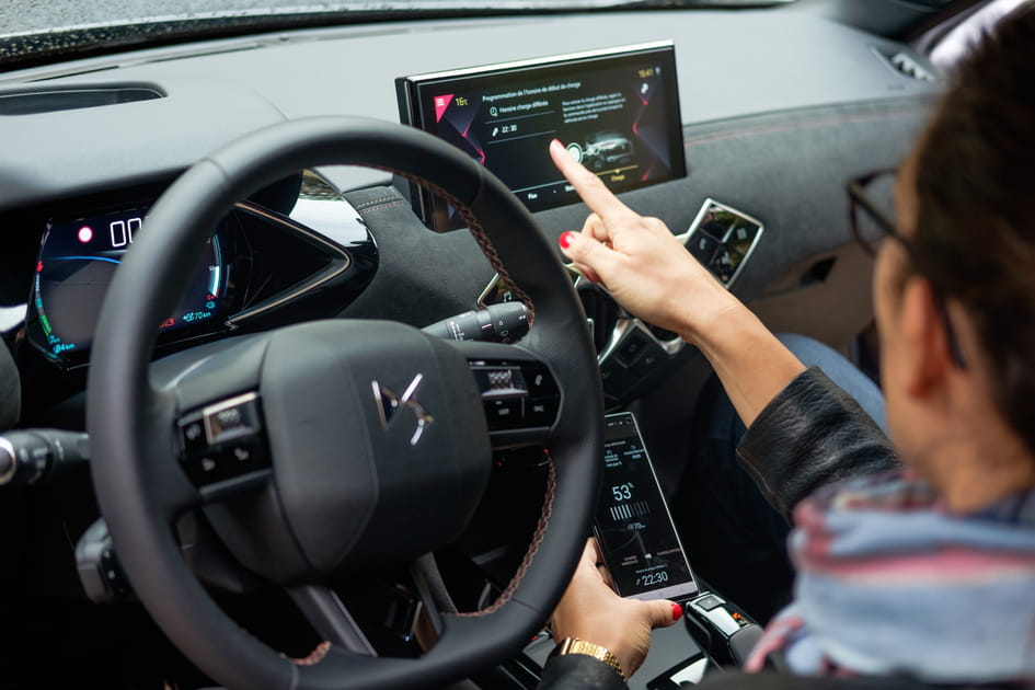 Des services connect&eacute;s &agrave; bord du DS3&nbsp;Crossback E-Tense