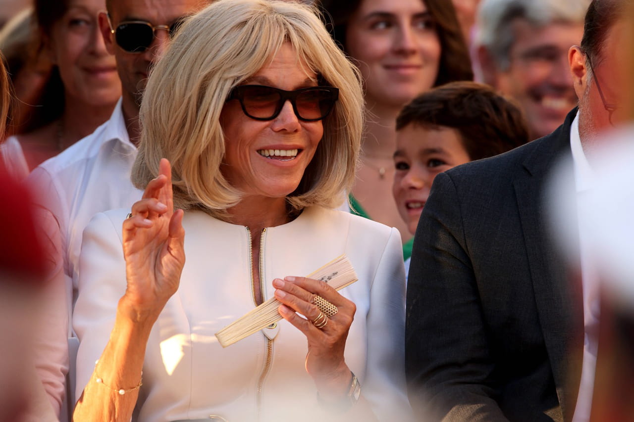 "Jean-Michel dit Brigitte Macron" : la première dame confrontée aux fausses rumeurs jusque sur le site des impôts