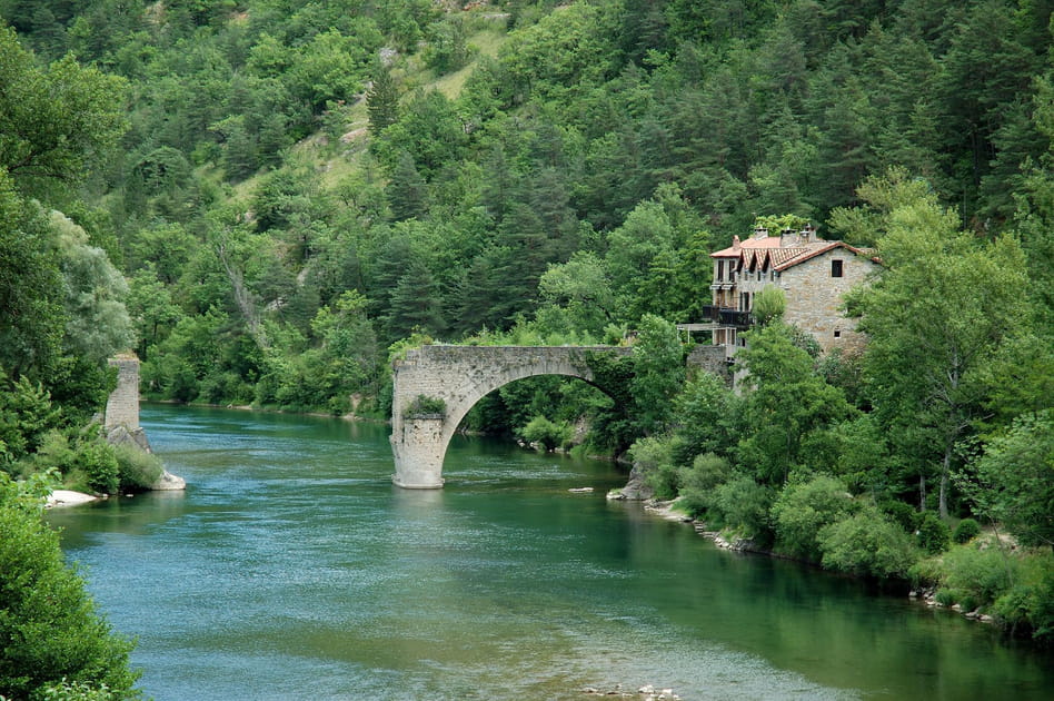 Le circuit des 10&nbsp;plus beaux villages de l'Aveyron &agrave; v&eacute;lo