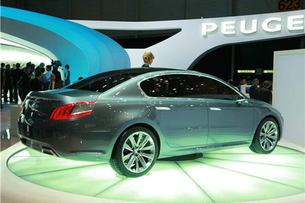 La 5 by Peugeot, une berline hybride diesel