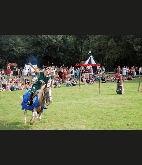 Foire m&eacute;di&eacute;vale de Ch&acirc;teau-Larcher