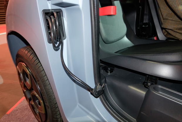 Comment recharger la petite Citroën Ami ?