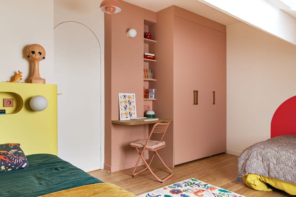 Une touche de rose dans la chambre