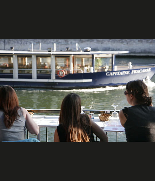D&eacute;jeuner au bord de l'eau