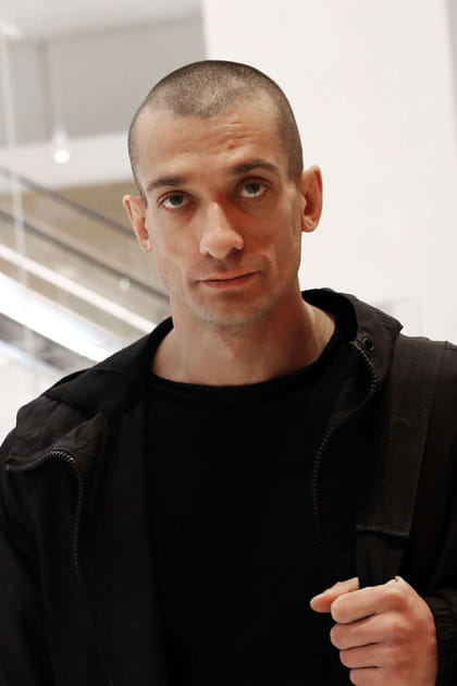 Piotr Pavlenski, &quot;qui ne conna&icirc;t pas le fran&ccedil;ais&quot;, a-t-il &eacute;t&eacute; manipul&eacute;&nbsp;?