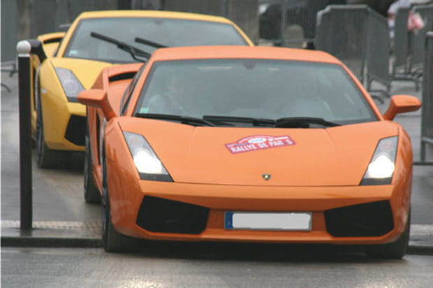 Des voitures italiennes hautes en couleurs