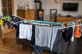 Cette habitude pour s&eacute;cher le linge l'hiver est une tr&egrave;s mauvaise id&eacute;e - et pas seulement pour la facture