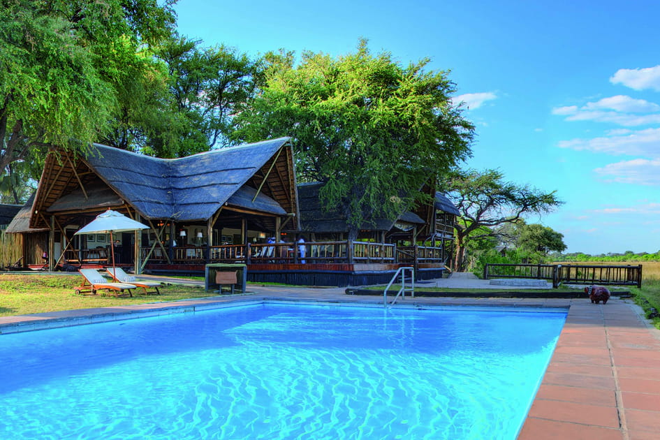 Khwai River Lodge : une piscine traditionnelle