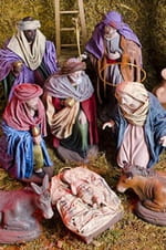 Les crèches reconstituent la nativité à l'aide de personnages miniatures