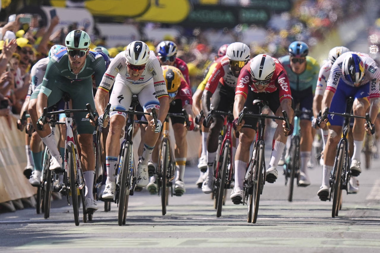 DIRECT. Tour de France 2025 : une 17e étape pour sprinteurs, mais attention au vent, profil et classement