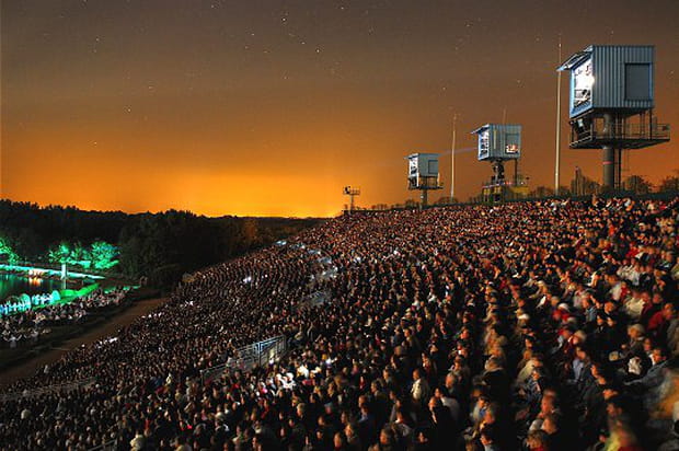 Des milliers de spectateurs