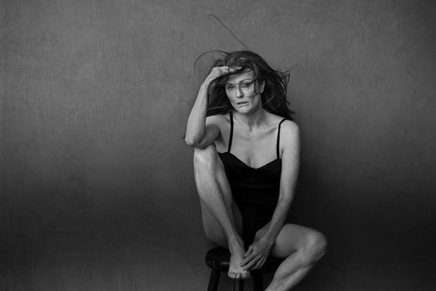L'élégante Julianne Moore dans le Calendrier Pirelli 2017