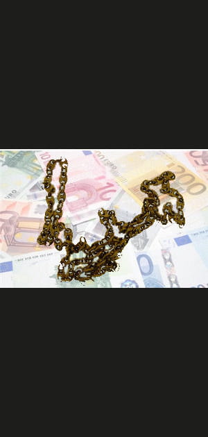 Un collier maille &quot;grain de caf&eacute;&quot;&nbsp;: 371,89&nbsp;euros