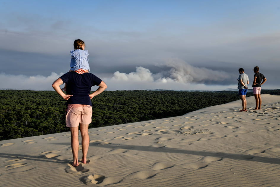 Fum&eacute;es d'incendie de la dune du Pilat
