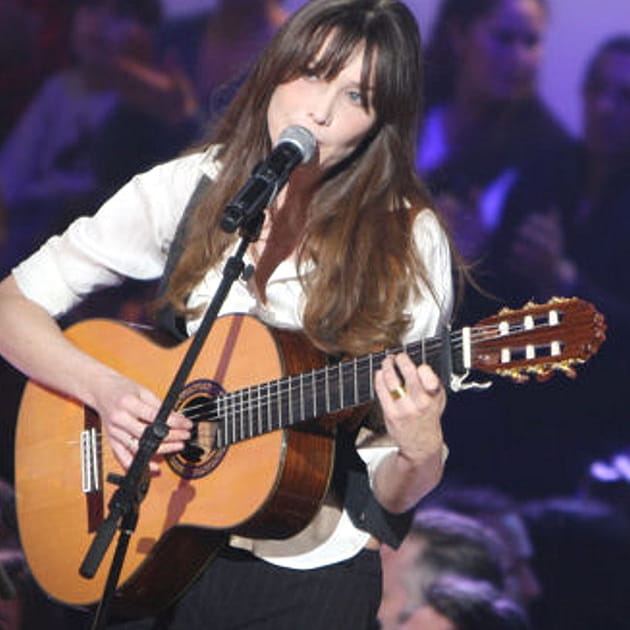 Carla Bruni devient fran&ccedil;aise