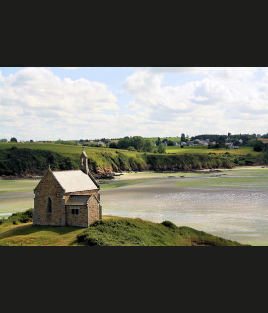 Chapelle en bord de mer