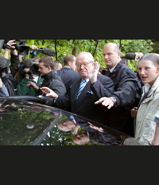 Cuisante d&eacute;faite au 2nd tour de 2002&nbsp;pour Jean-Marie Le Pen