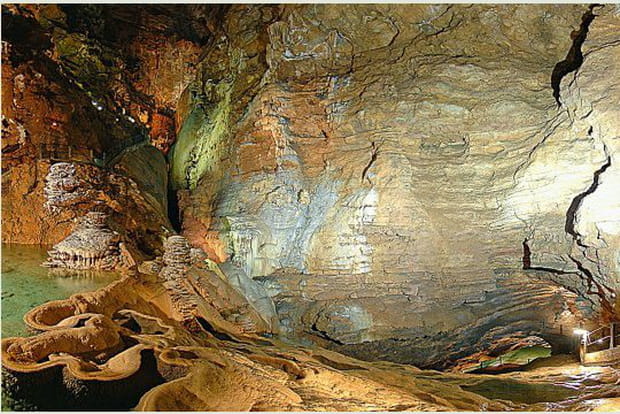 Admirez cette "Pile d'assiettes"