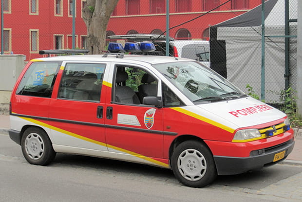 Peugeot 806