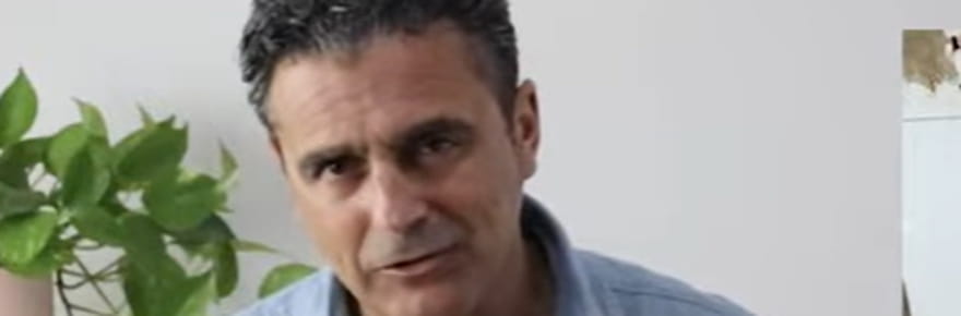 Cet expert en r&eacute;novation l'assure, &quot;poser ce carrelage dans la cuisine peut vous faire &eacute;conomiser entre 1500&nbsp;et 2000&nbsp;euros&quot;