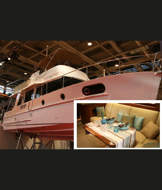 B&eacute;n&eacute;teau Swift Trawler 44