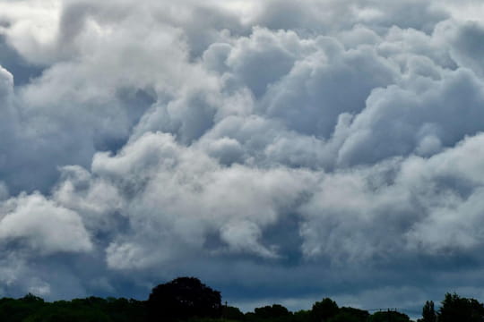 Orages en France&nbsp;: la vigilance orange lev&eacute;e sur l'ensemble du pays, 27&nbsp;d&eacute;partements plac&eacute;s en vigilance jaune